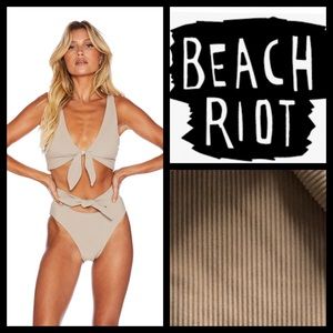NWOT Beach Riot High Waist Emma Bottoms